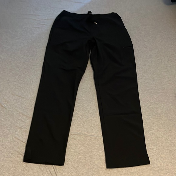 SCRUB SET (top and bottom) - Picture 1 of 2